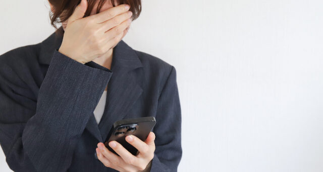 落ち込む女性 失敗